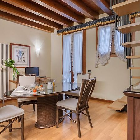 Palazzo Brando - Living Apartments Тревизо Екстериор снимка