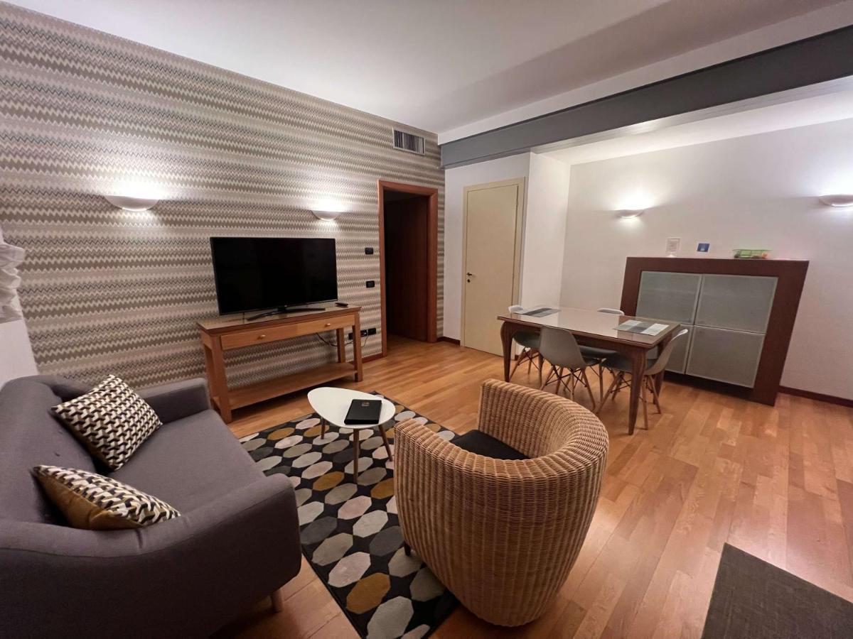 Palazzo Brando - Living Apartments Тревизо Екстериор снимка