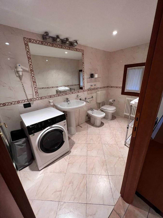 Palazzo Brando - Living Apartments Тревизо Екстериор снимка
