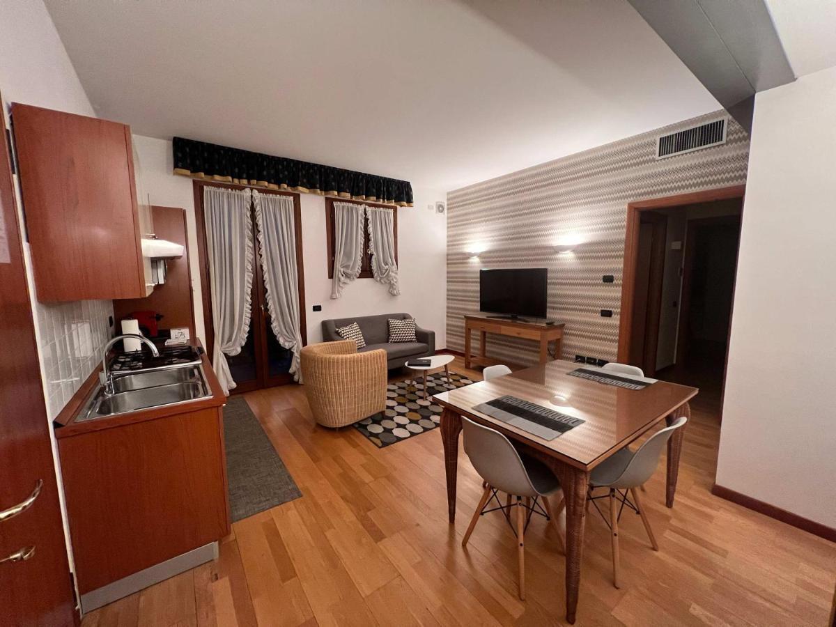 Palazzo Brando - Living Apartments Тревизо Екстериор снимка