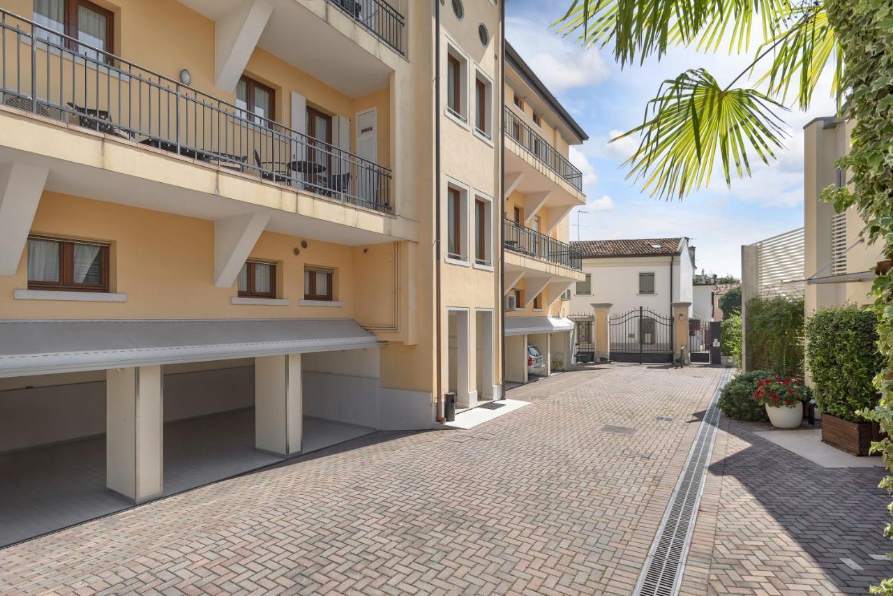 Palazzo Brando - Living Apartments Тревизо Екстериор снимка