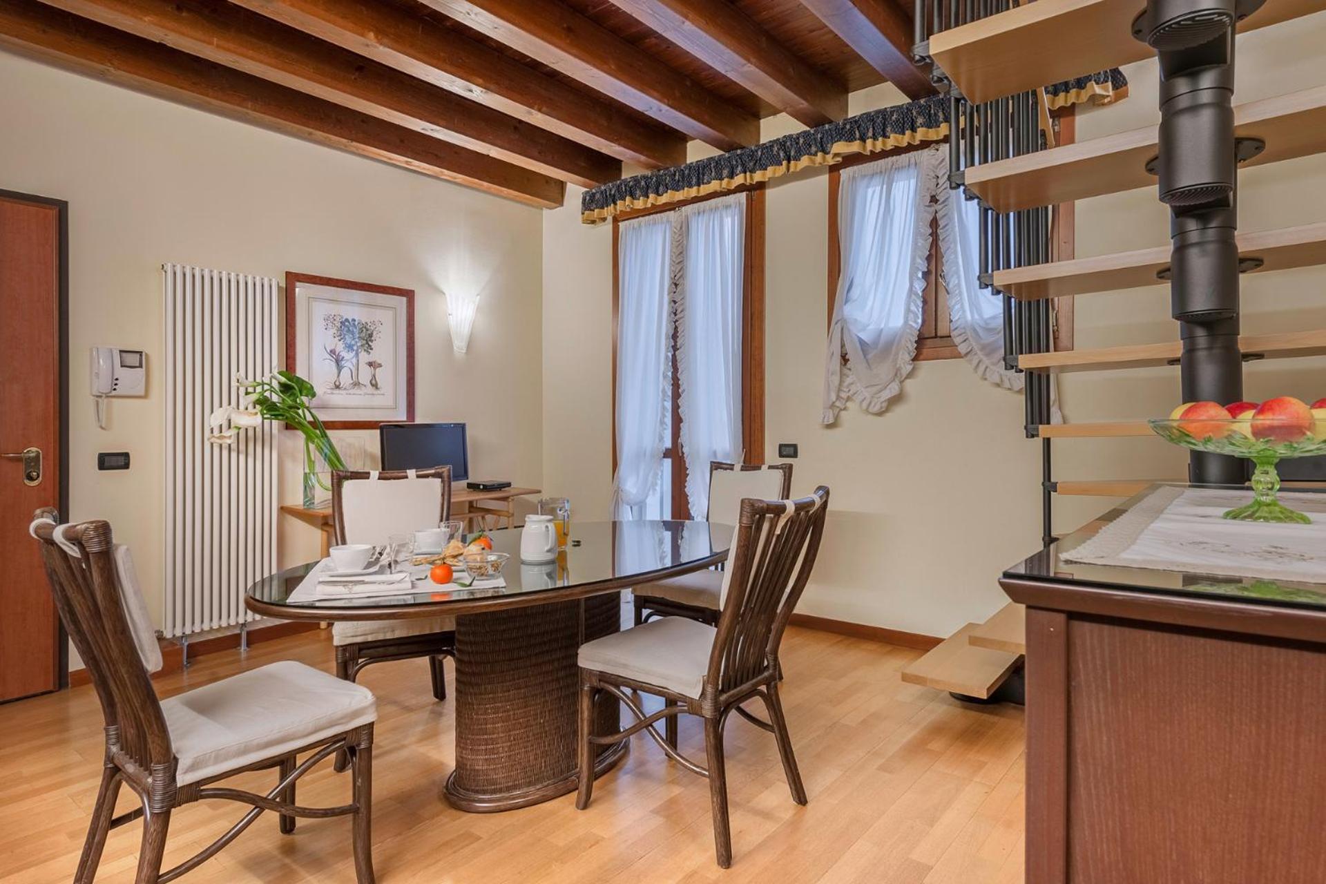 Palazzo Brando - Living Apartments Тревизо Екстериор снимка