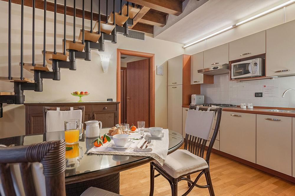Palazzo Brando - Living Apartments Тревизо Екстериор снимка