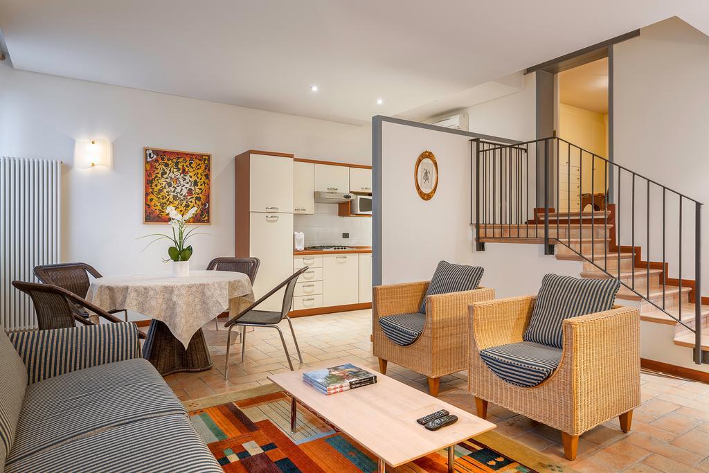 Palazzo Brando - Living Apartments Тревизо Стая снимка