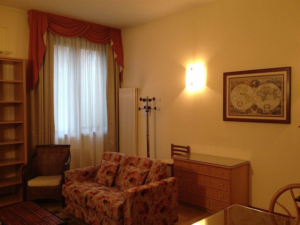 Palazzo Brando - Living Apartments Тревизо Екстериор снимка