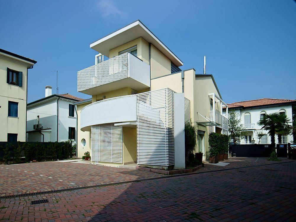 Palazzo Brando - Living Apartments Тревизо Екстериор снимка