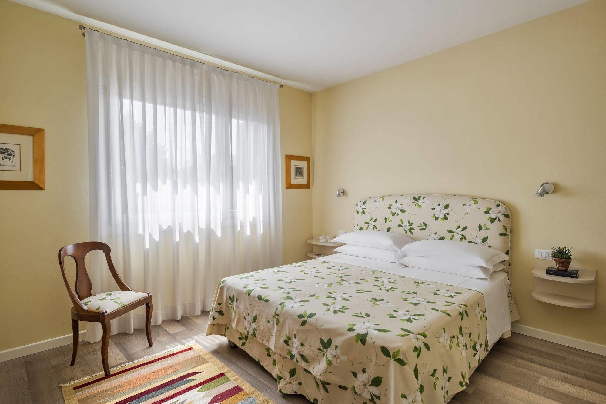 Palazzo Brando - Living Apartments Тревизо Екстериор снимка