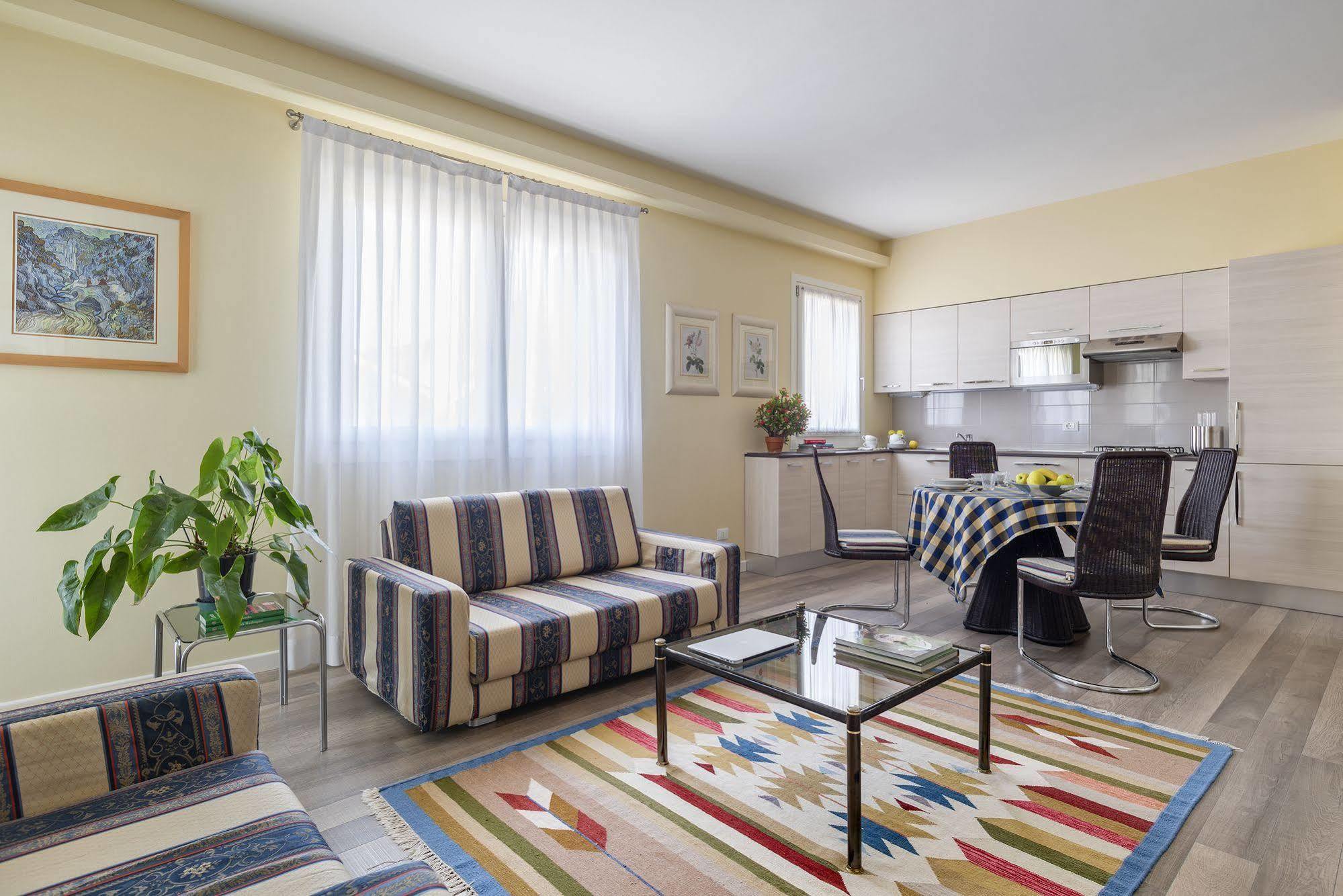 Palazzo Brando - Living Apartments Тревизо Екстериор снимка