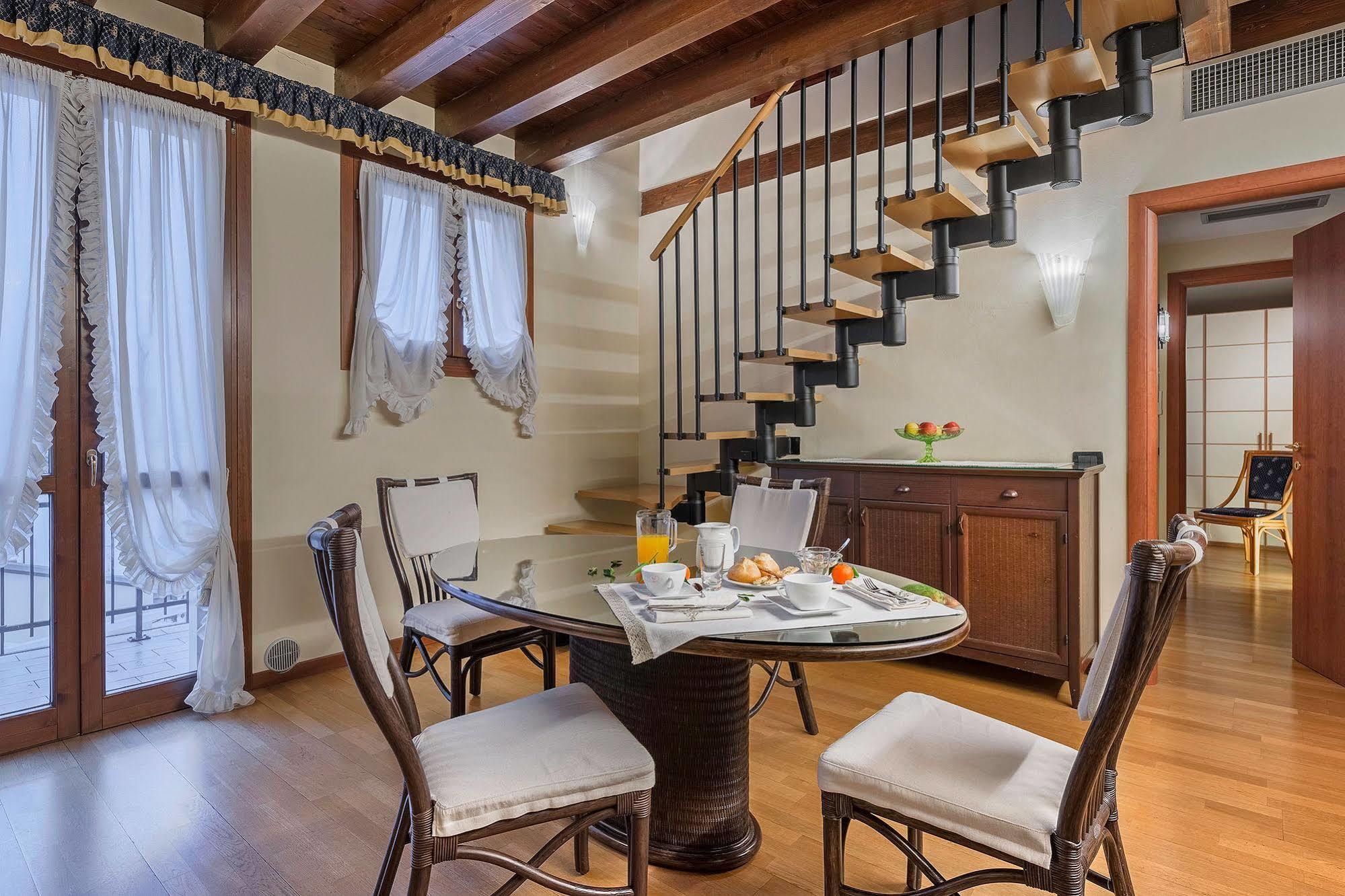 Palazzo Brando - Living Apartments Тревизо Екстериор снимка